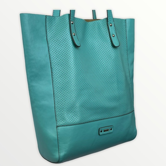 Roots Bag w/ removable clutch! - Picture 3 of 11